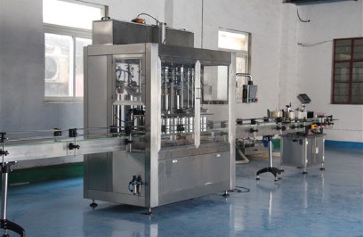 灌裝機(jī).jpg 灌裝機(jī).jpg